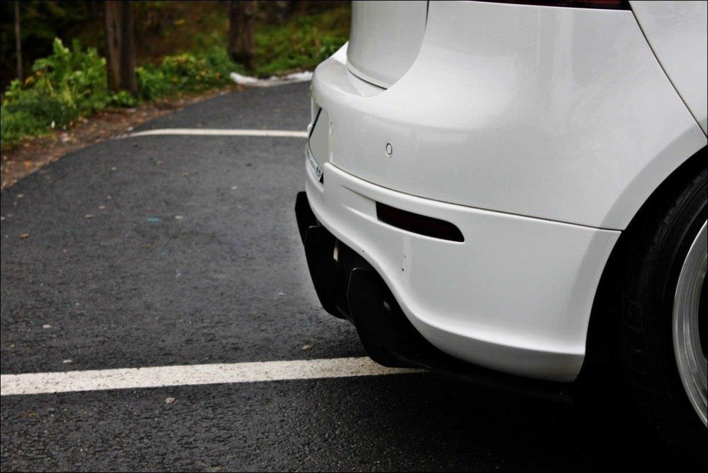Diffusore Posteriore – Volkswagen Golf Mk5 R32