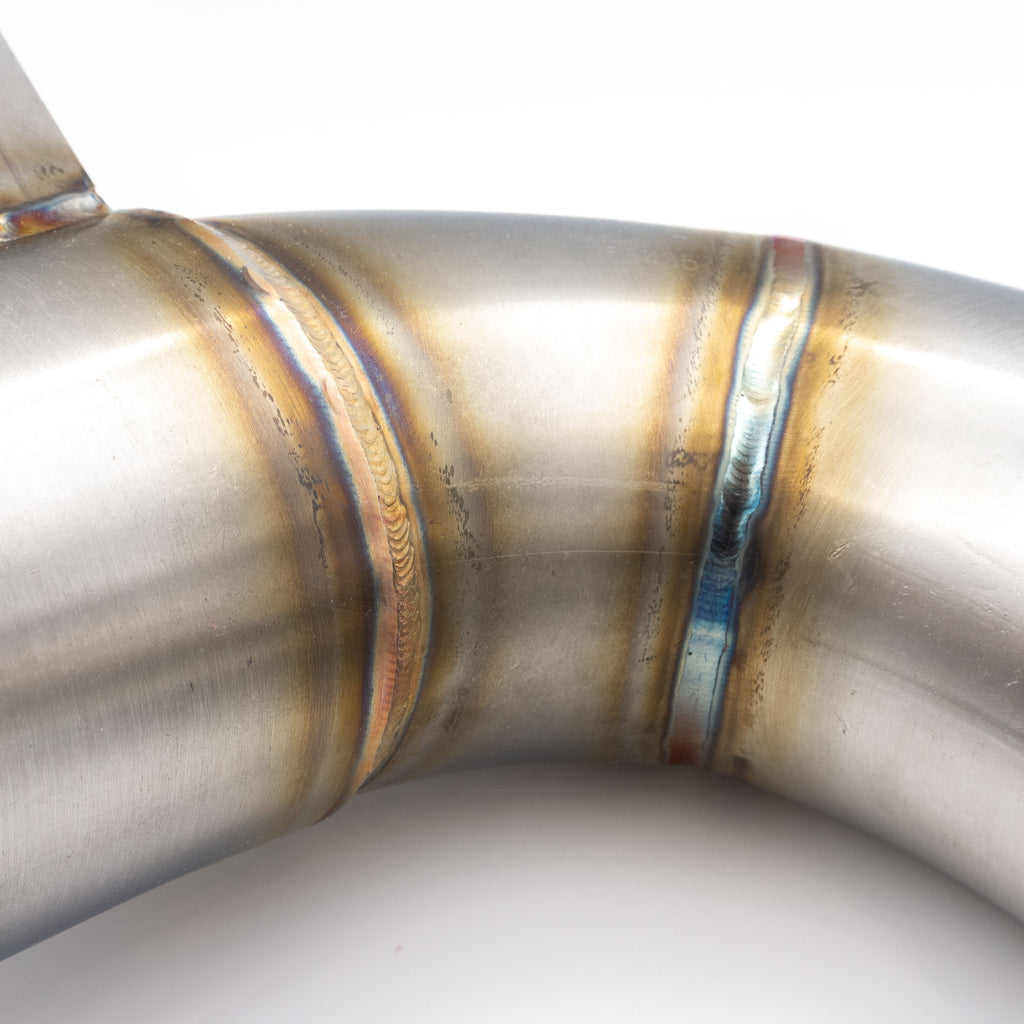Downpipe sportivo Mercedes-Benz AMG CLA 45 in acciaio inox 88,9mm