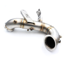 Carica l'immagine nel visualizzatore di Gallery, Downpipe sportivo Mercedes-Benz AMG CLA 45 in acciaio inox 88,9mm