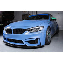 Carica l'immagine nel visualizzatore di Gallery, CarbonWorks Lip paraurti anteriore 3D Style in carbonio per BMW M3 F80 2014-2018 e M4 F82/F83 2014-2022 - foto 4