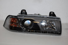 Carica l'immagine nel visualizzatore di Gallery, Fari Anteriore Day Light BMW E36 '92 4P. Black BMW E36