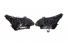 Carica l'immagine nel visualizzatore di Gallery, Fari Anteriori Day Light BMW E60 / E61 '03-'07 Lampeggiante A Led BMW E60,E61