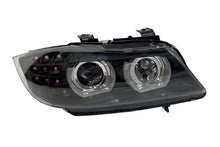 Carica l'immagine nel visualizzatore di Gallery, Fari Anteriori Day Light De Dia BMW E90 '09-11 Xenon DRL Black BMW E90,E91