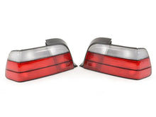 Carica l'immagine nel visualizzatore di Gallery, Fanali posteriori DEPO rossi trasparenti BMW Serie 3 E36 Coupé
