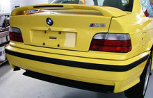Carica l'immagine nel visualizzatore di Gallery, Fanali posteriori DEPO montati su BMW M3 E36