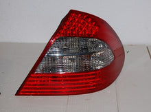Carica l'immagine nel visualizzatore di Gallery, Fanali Posteriori Mercedes W211 06-09 4P Led Red Mercedes W211