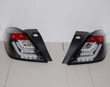 Carica l'immagine nel visualizzatore di Gallery, Fanali Posteriori Cardna Opel Astra H 3P 04-08 Led Black Opel Astra