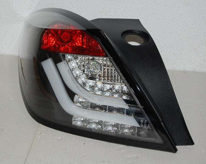 Fanali Posteriori Cardna Opel Astra H 3P 04-08 Led Black Opel Astra