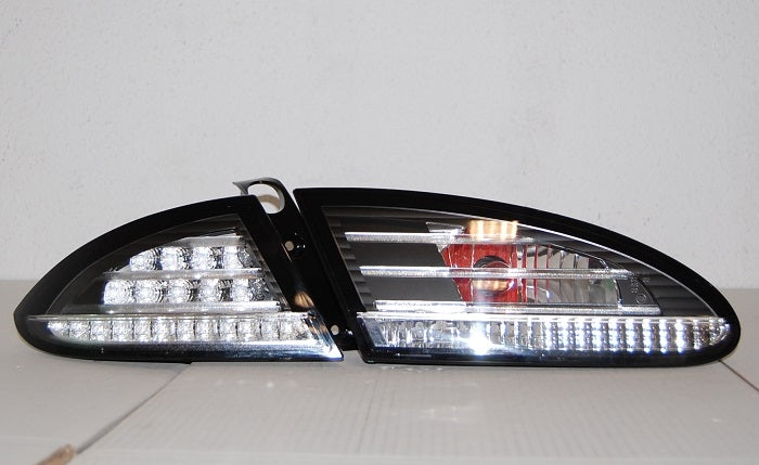 Fanali Posteriori Seat Leon '05-'08 Led Black/Chrome Lampeggiante Led Seat Leon