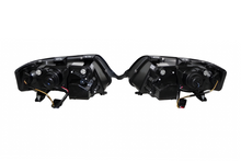 Carica l'immagine nel visualizzatore di Gallery, Fari Anteriori Day Light Audi A6 C5 99-00 Audi A6