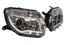 Carica l'immagine nel visualizzatore di Gallery, Fari Anteriori Day Light Dacia Duster 10 Dacia Duster