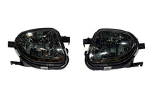 Carica l'immagine nel visualizzatore di Gallery, Fari Fendinebbia Mercedes W211 02-06 / W203 Look AMG Mercedes W211
