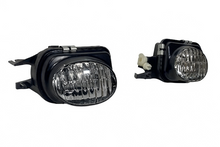 Carica l'immagine nel visualizzatore di Gallery, Fari Fendinebbia Mercedes W211 02-06 / W203 Look AMG II Mercedes W211