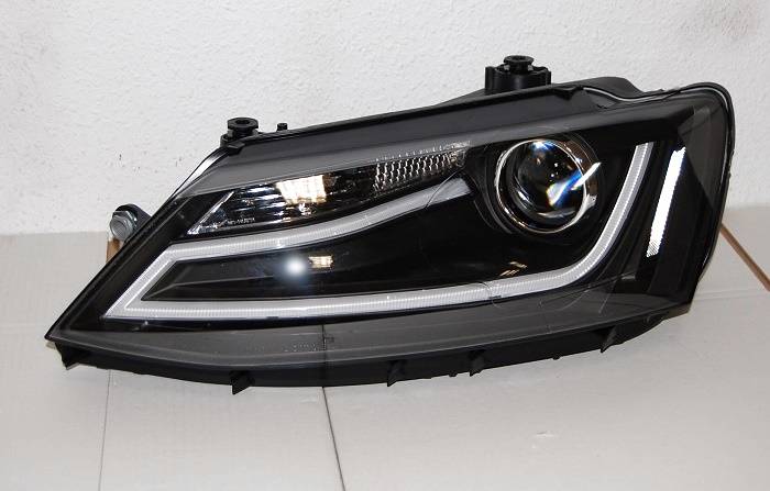 Fari Anteriori Day Light Volkswagen Jetta 11 Black Volkswagen Jetta
