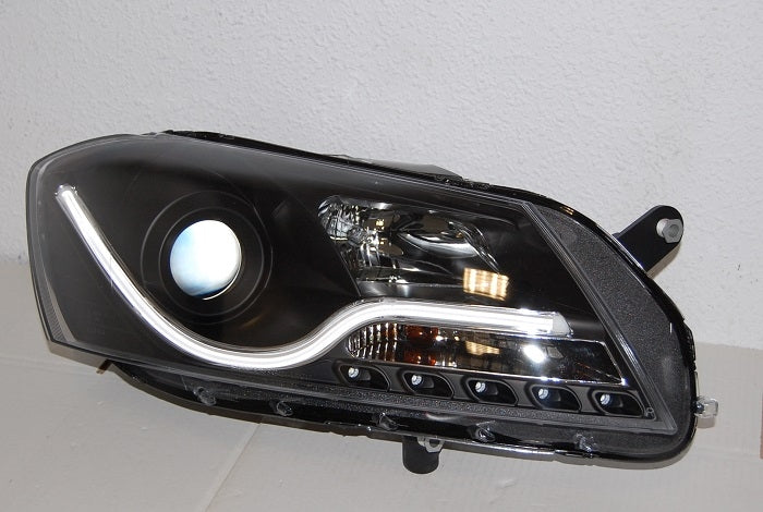 Fari Anteriori Daylight Volkswagen Passat 2012 Lti Black Volkswagen Passat