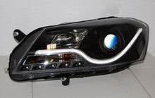 Carica l'immagine nel visualizzatore di Gallery, Fari Anteriori Daylight Volkswagen Passat 2012 Lti Black Volkswagen Passat