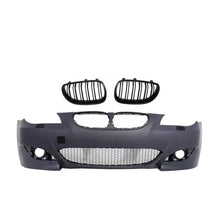 Carica l'immagine nel visualizzatore di Gallery, Paraurti anteriore per BMW Serie 5 E60 (2003-2010) M5 design con Griglia centrale Doppia lamella Nero lucido
