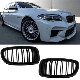 Griglie anteriori per BMW 5 F10 / F11 / F18 10-16 M4 stile con doppio griglia nere lucide V.2 2 pezzi
