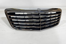 Carica l'immagine nel visualizzatore di Gallery, Griglia Mercedes W211 2007-2009 Look AMG Mercedes W211