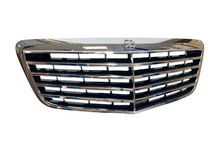 Carica l'immagine nel visualizzatore di Gallery, Griglia Mercedes W211 2007-2009 Look AMG Mercedes W211
