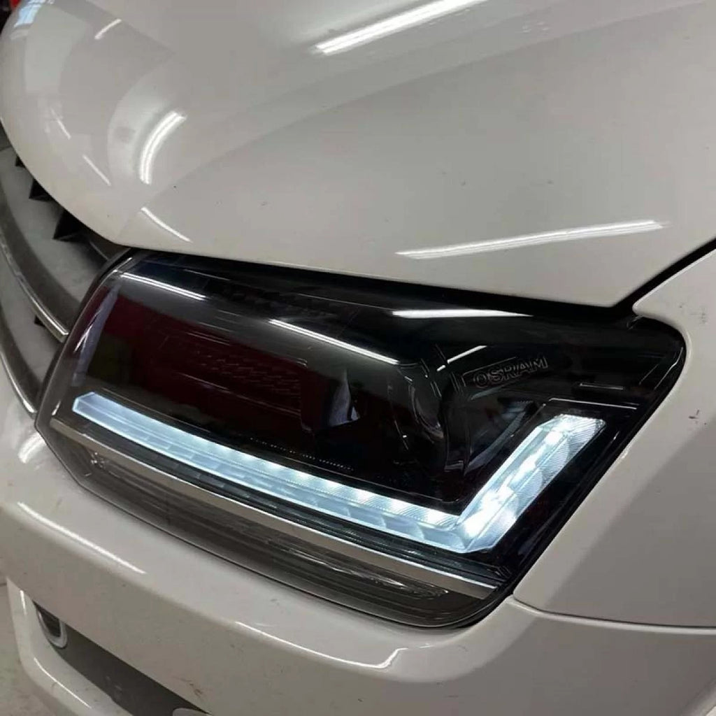 Set fari anteriori per VW Amarok 2010+ DRL Full LED alogeno versione nero LEDHL107-BK RHD guida a destra Osram Ledriving