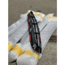 Carica l'immagine nel visualizzatore di Gallery, CarbonWorks Prese d'aria cofano in carbonio per BMW M3 F80 2014-2018 e M4 F82 2014-2022 - foto 8