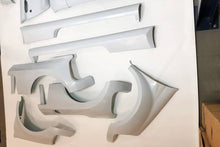 Carica l'immagine nel visualizzatore di Gallery, Kit Ampliamento Renault Clio 02 V6 Renault Clio