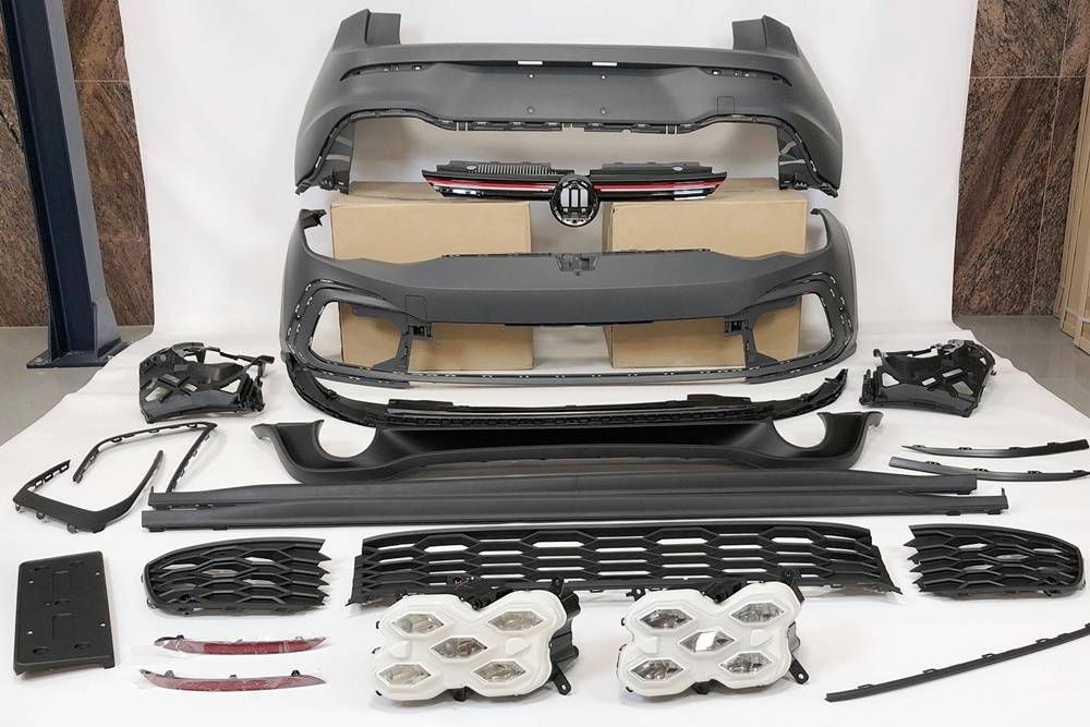 Body Kit Volkswagen Golf 8 3/5 2019-2023 Porte Look GTI 2 Scarico Volkswagen Golf 8