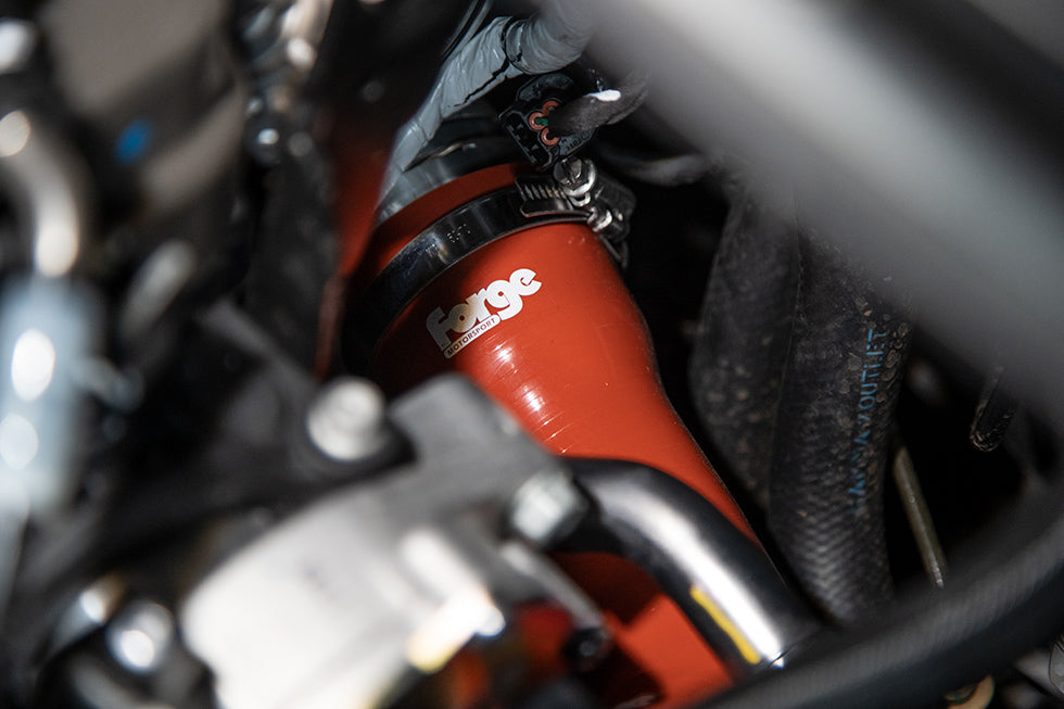 Kit Elimina Silenziatore Turbo Forge Rosso per Hyundai i20 N (2021-2024)