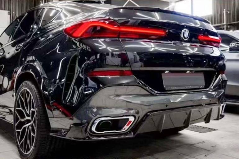 Body Kit BMW G06 X6 Look M Performance Nero lucido BMW G06
