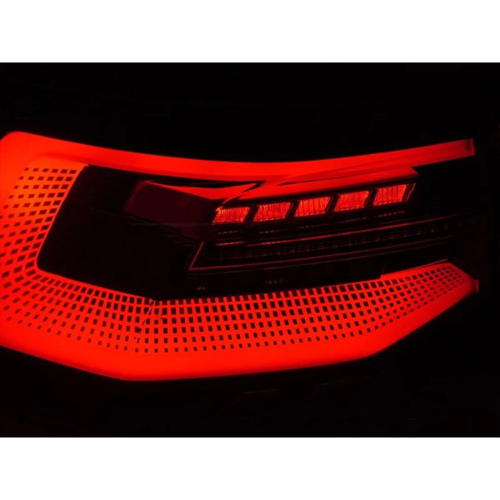 Set fanali posteriori LED per Volkswagen Golf VIII 2019-2024 hatchback, con rosso base, sinistro e destro