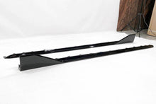Carica l'immagine nel visualizzatore di Gallery, Minigonne BMW F40 Nero lucido BMW F40
