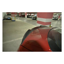 Carica l'immagine nel visualizzatore di Gallery, CarbonWorks Spoiler posteriore ducktail in carbonio per Alfa Romeo Giulia dal 2015 - foto 5