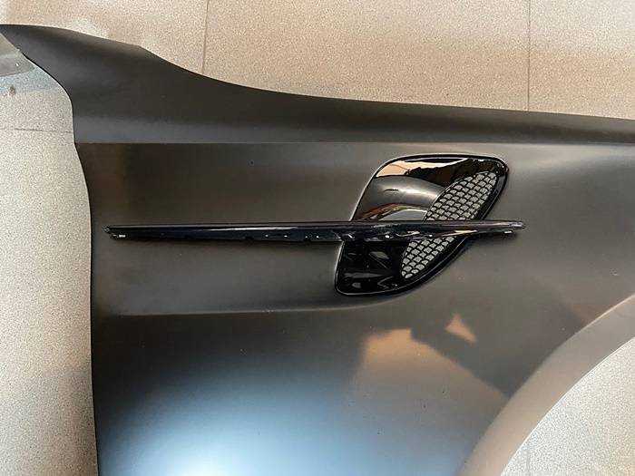 Parafanghi Anteriore MERCEDES W205 2014-2021 4P/COUPE/ESTATE Look GT Metal Mercedes W205
