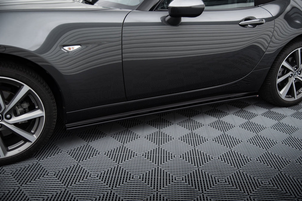 https://cdn.shopify.com/s/files/1/0899/6952/5119/files/pol_pl_Zestaw-Splitterow-Mazda-MX-5-ND-Mk4-23108_4.jpg?v=1771039585