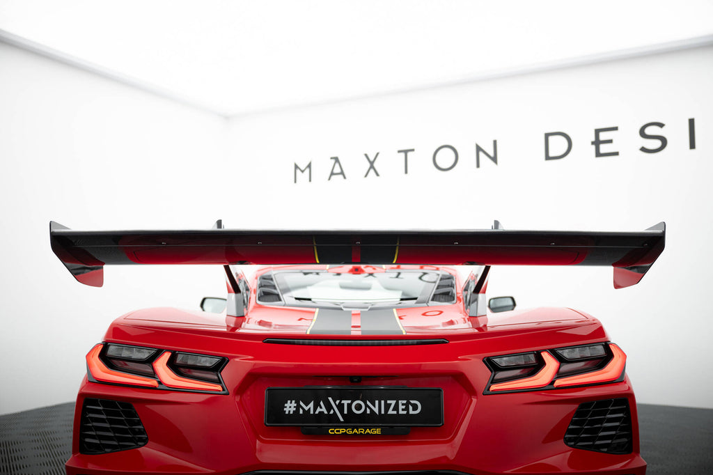 Alettone Chevrolet Corvette C8 in Fibra di Carbonio — dettaglio del fissaggio