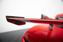 Load image into Gallery viewer, Alettone Chevrolet Corvette C8 in Fibra di Carbonio + LED — particolare della finitura