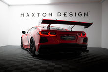 Load image into Gallery viewer, Alettone Chevrolet Corvette C8 in Fibra di Carbonio + LED — vista angolata