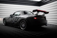 Load image into Gallery viewer, Alettone Mazda MX-5 NC in Fibra di Carbonio + LED — particolare del bordo