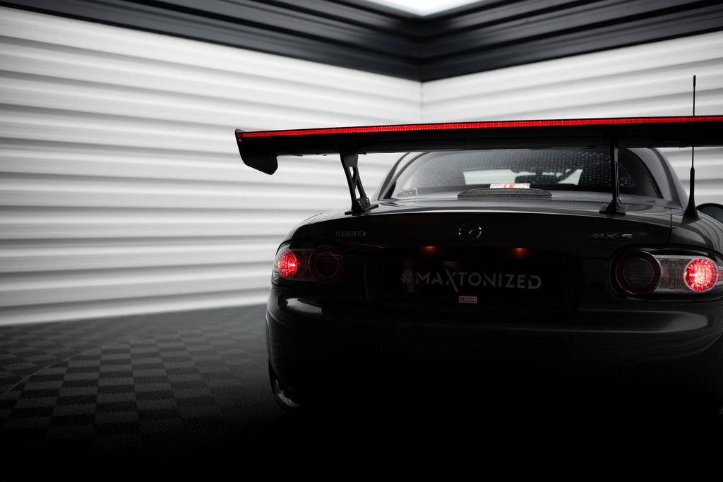 Alettone Mazda MX-5 NC in Fibra di Carbonio + LED — vista angolata