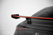 Carica l'immagine nel visualizzatore di Gallery, Alettone V.1 Mercedes CLE C236 AMG-Line in Fibra di Carbonio + LED — vista posteriore
