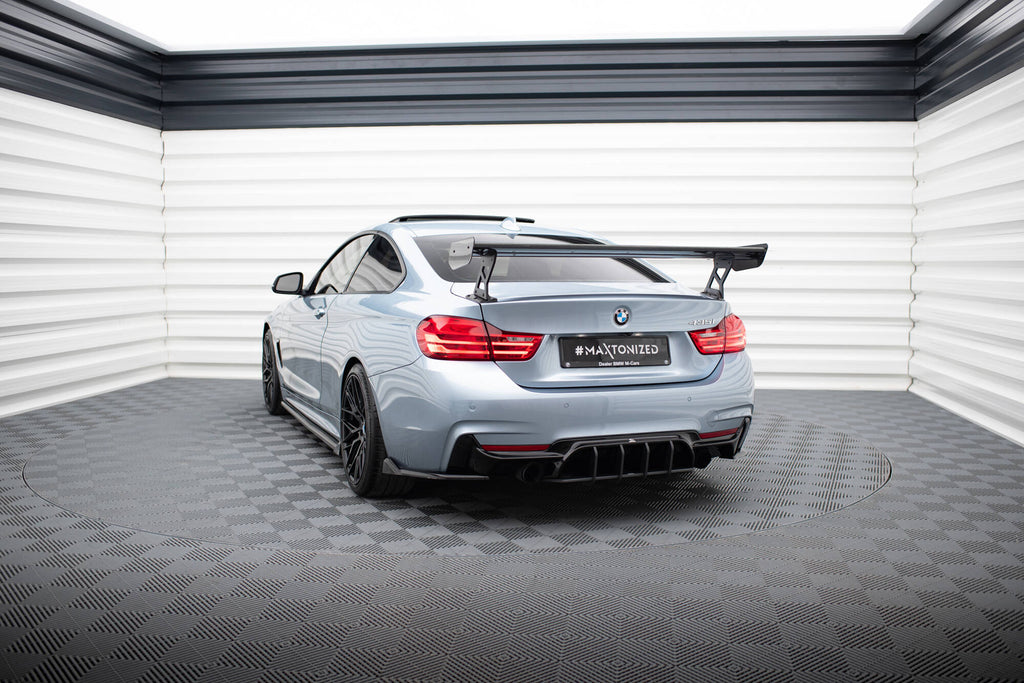 Alettone BMW Serie 4 Coupé F32 M-Pack in Fibra di Carbonio (con montanti esterni) — vista angolata