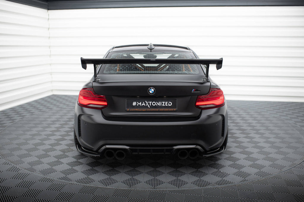 Alettone BMW Serie M2 F87 M-Pack in Fibra di Carbonio (con montanti esterni) — particolare del bordo