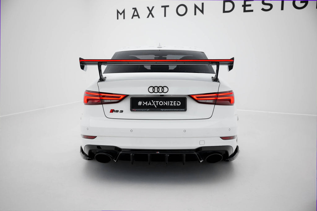 Alettone Audi RS3 Berlina 8V S-Line in Fibra di Carbonio + LED (con montanti esterni) — vista d'insieme