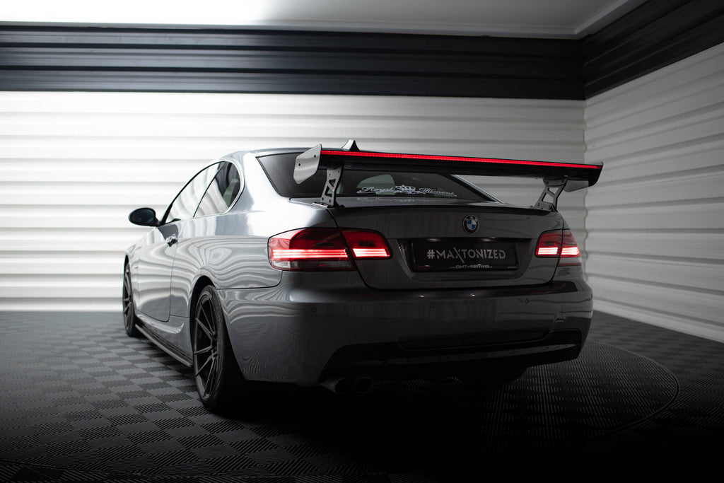 Alettone BMW Serie 3 Coupé E92 M-Pack in Fibra di Carbonio + LED — vista dall'alto