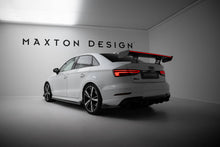 Carica l'immagine nel visualizzatore di Gallery, Alettone Audi RS3 Berlina 8V S-Line in Fibra di Carbonio + LED — dettaglio della superficie