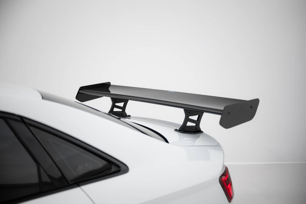 Alettone Audi RS3 Berlina 8V S-Line in Fibra di Carbonio + LED — particolare della finitura