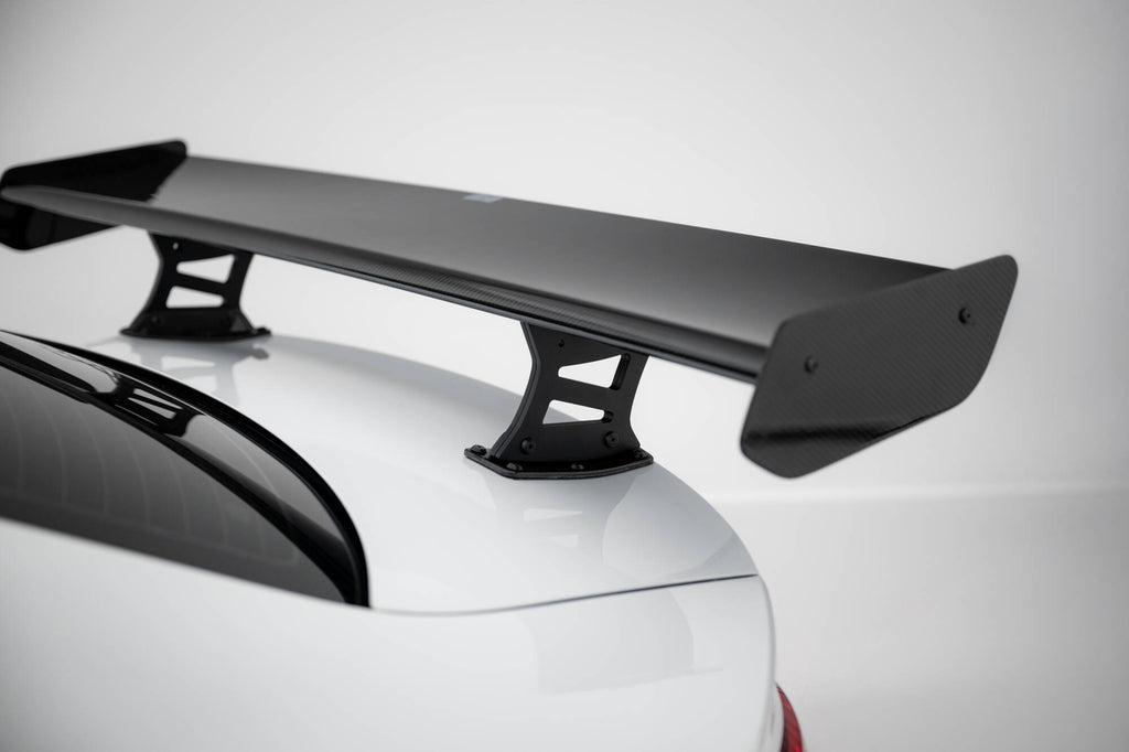 Alettone Audi RS3 Berlina 8V S-Line in Fibra di Carbonio + LED — vista posteriore