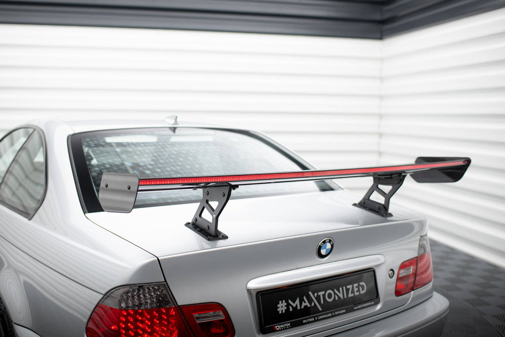 Alettone BMW Serie 3 Coupé E46 in Fibra di Carbonio + LED — particolare del bordo
