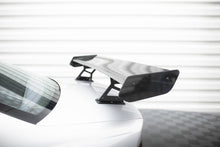 Load image into Gallery viewer, Alettone BMW Serie 3 Coupé E46 in Fibra di Carbonio + LED — dettaglio della superficie